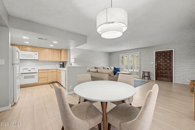 7401 E NORTHLAND Drive 8, Scottsdale, AZ 85251