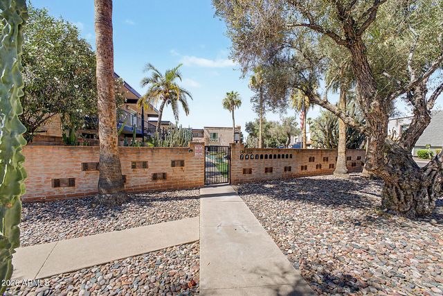 7401 E NORTHLAND Drive 8, Scottsdale, AZ 85251