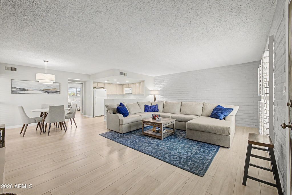 7401 E NORTHLAND Drive 8, Scottsdale, AZ 85251
