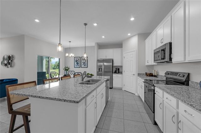 422 EVENTIDE AVENUE, Mascotte, FL 34753