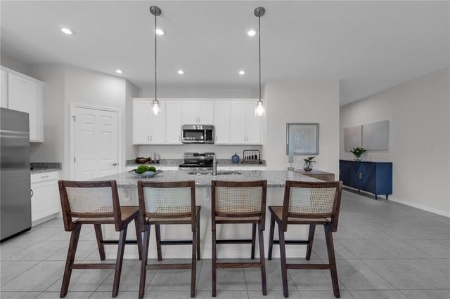 422 EVENTIDE AVENUE, Mascotte, FL 34753