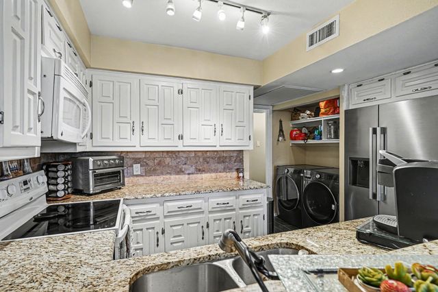 2953 Country Place Circle, Carrollton, TX 75006