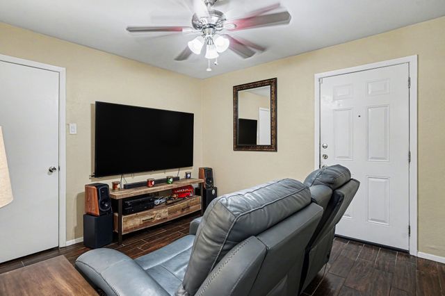 2953 Country Place Circle, Carrollton, TX 75006