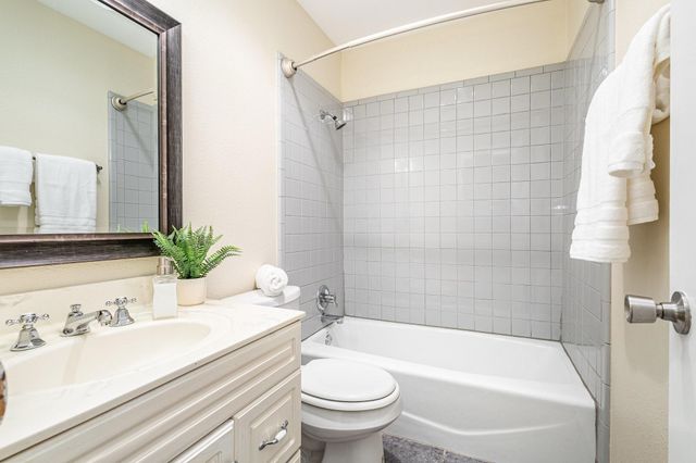 2953 Country Place Circle, Carrollton, TX 75006