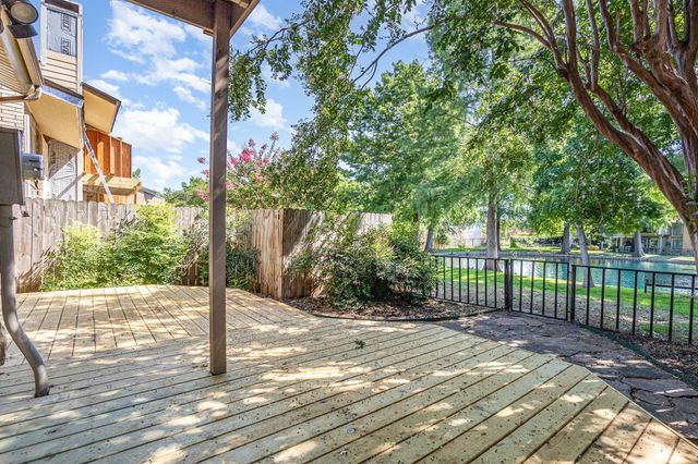 2953 Country Place Circle, Carrollton, TX 75006