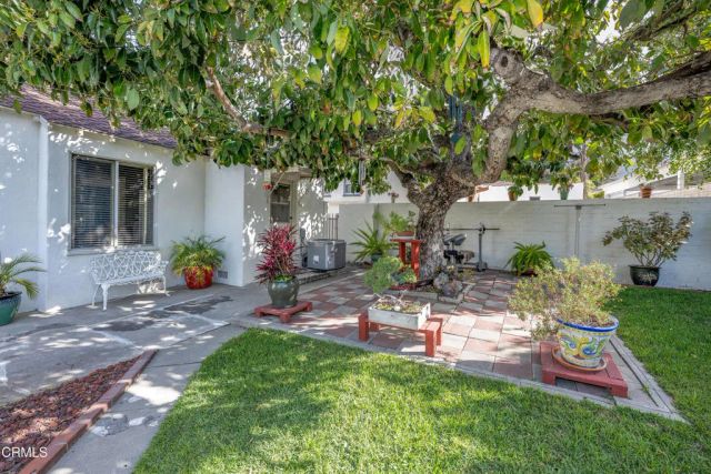 1404 Sycamore Avenue, Glendale, CA 91201