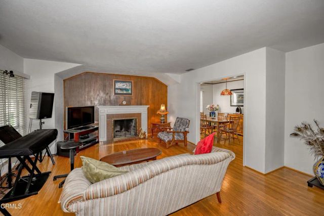 1404 Sycamore Avenue, Glendale, CA 91201