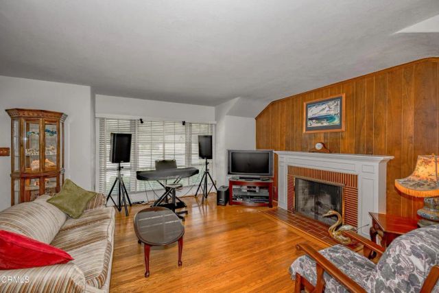 1404 Sycamore Avenue, Glendale, CA 91201