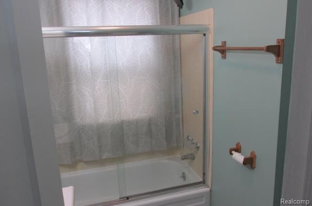 995 Lakeview Street, Waterford, MI 48328