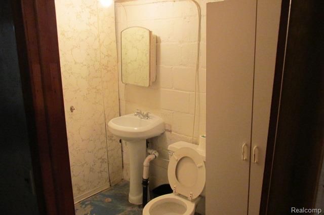 995 Lakeview Street, Waterford, MI 48328