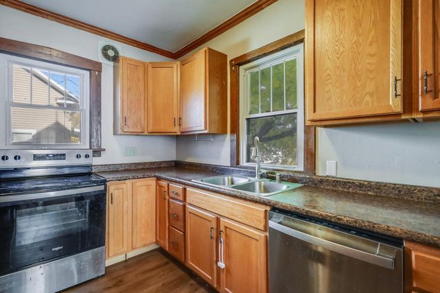 917 N 6th STREET, Manitowoc, WI 54220