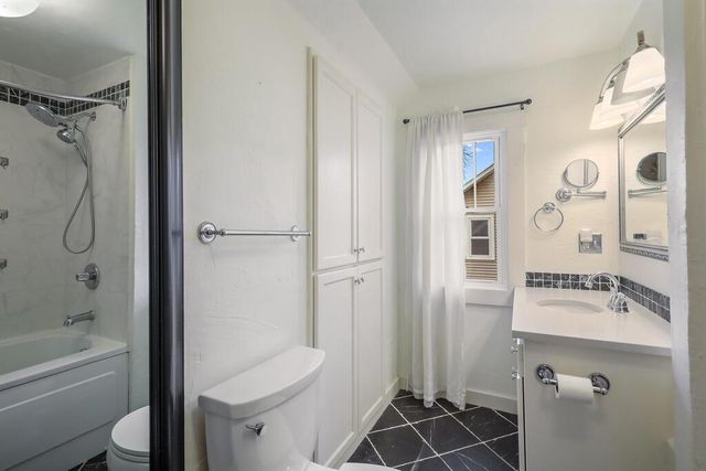 917 N 6th STREET, Manitowoc, WI 54220