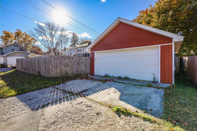 917 N 6th STREET, Manitowoc, WI 54220