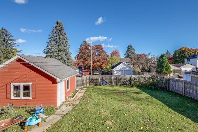 917 N 6th STREET, Manitowoc, WI 54220