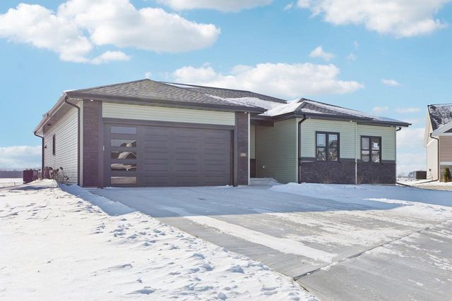 252 Falcon Court, Sauk City, WI 53583