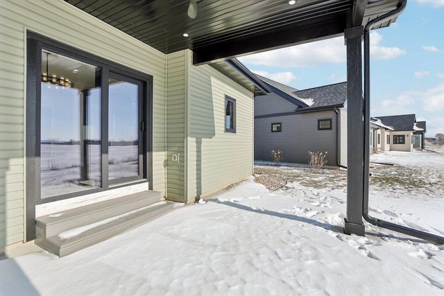 252 Falcon Court, Sauk City, WI 53583