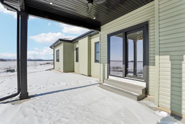 252 Falcon Court, Sauk City, WI 53583