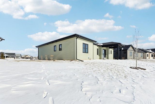 252 Falcon Court, Sauk City, WI 53583