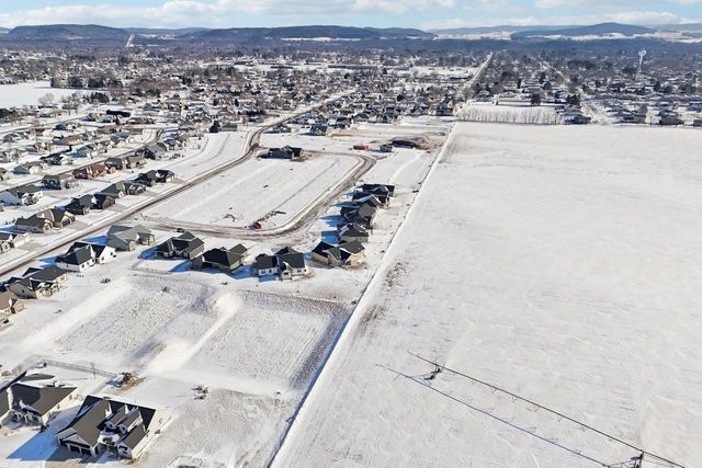 252 Falcon Court, Sauk City, WI 53583