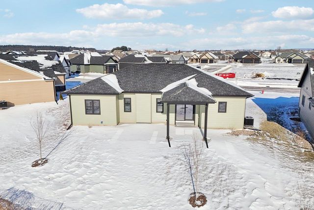 252 Falcon Court, Sauk City, WI 53583