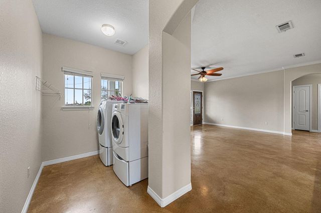 626 Maler Road, Sealy, TX 77474