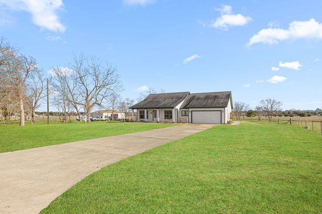 626 Maler Road, Sealy, TX 77474
