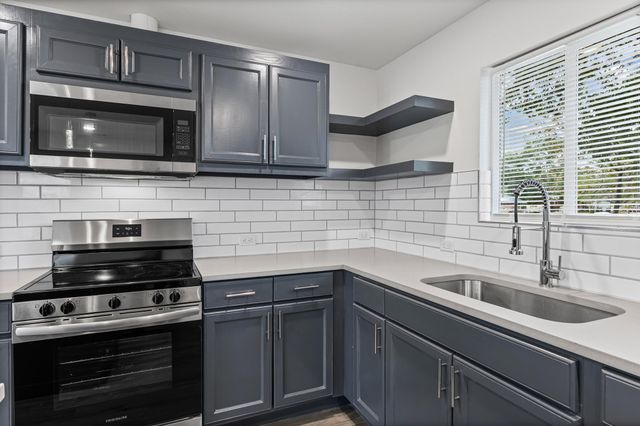 1100 Monte Vista DR, Lockhart, TX 78644