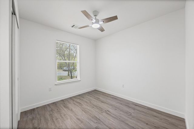 1100 Monte Vista DR, Lockhart, TX 78644