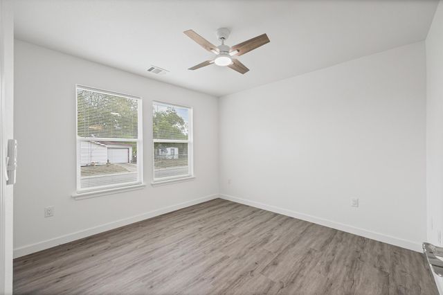 1100 Monte Vista DR, Lockhart, TX 78644