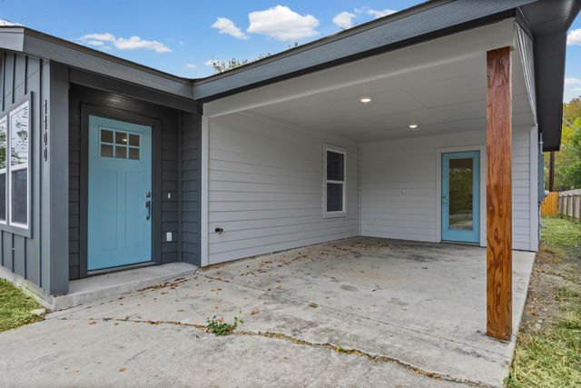 1100 Monte Vista DR, Lockhart, TX 78644