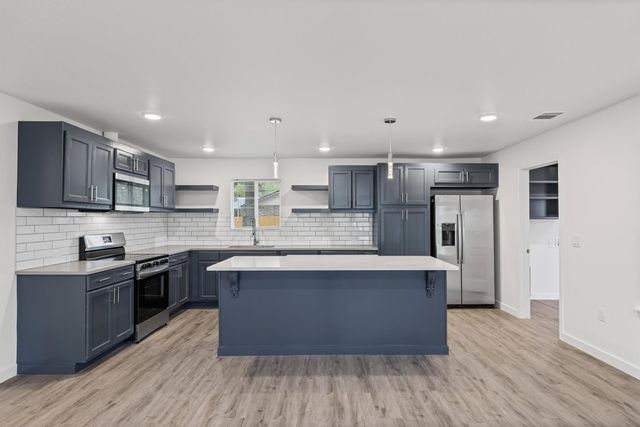 1100 Monte Vista DR, Lockhart, TX 78644