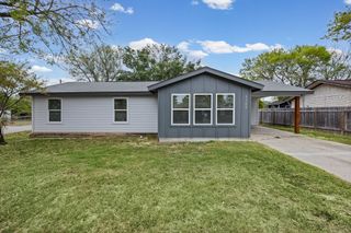 1100 Monte Vista DR, Lockhart, TX 78644