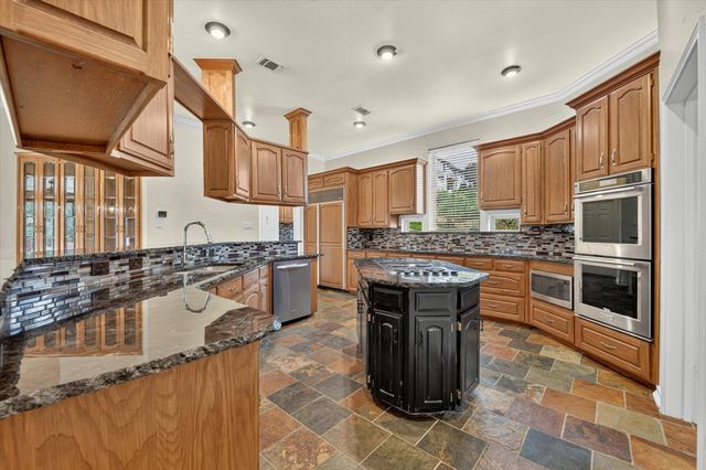 5811 Scenic Bay Court, Arlington, TX 76013