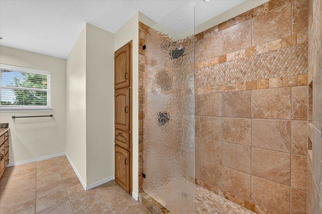 5811 Scenic Bay Court, Arlington, TX 76013