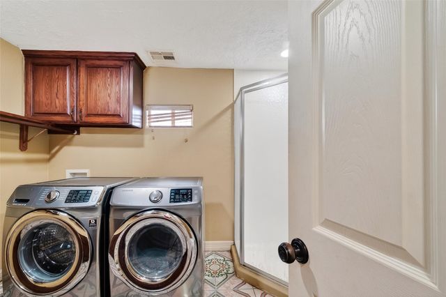 807 Ruth Street 805 807, Baytown, TX 77520