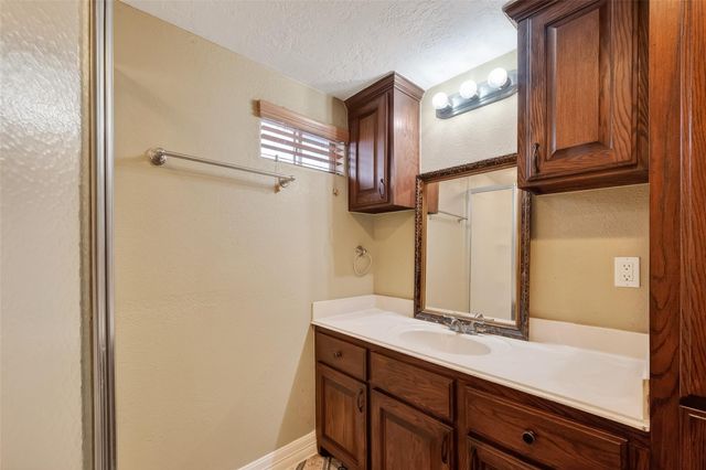 807 Ruth Street 805 807, Baytown, TX 77520