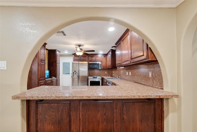 807 Ruth Street 805 807, Baytown, TX 77520