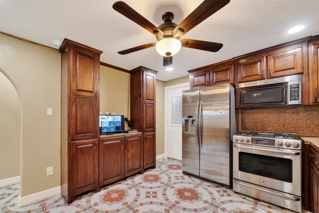 807 Ruth Street 805 807, Baytown, TX 77520