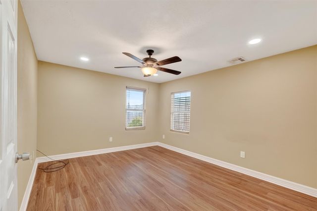 807 Ruth Street 805 807, Baytown, TX 77520