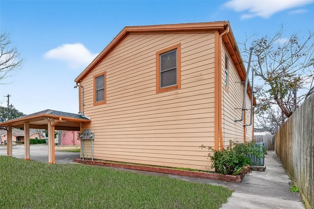 807 Ruth Street 805 807, Baytown, TX 77520