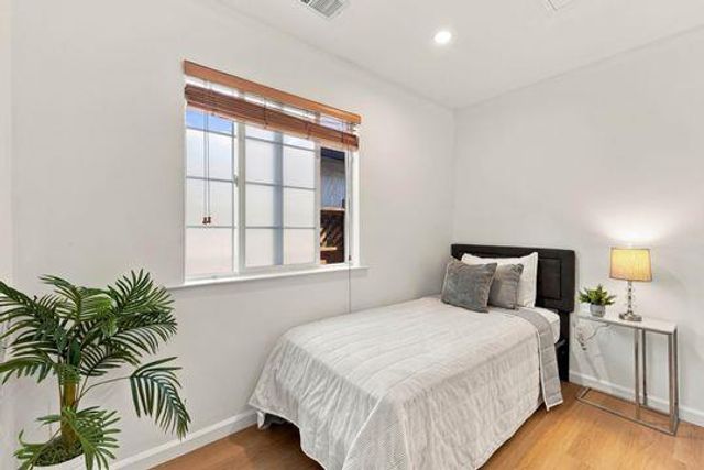 614 Warrington, Redwood City, CA 94063