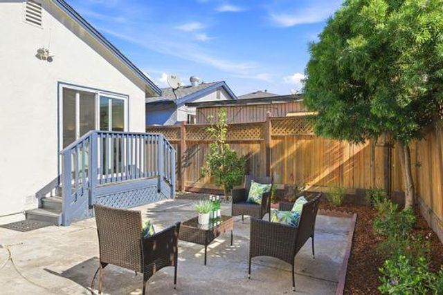 614 Warrington, Redwood City, CA 94063