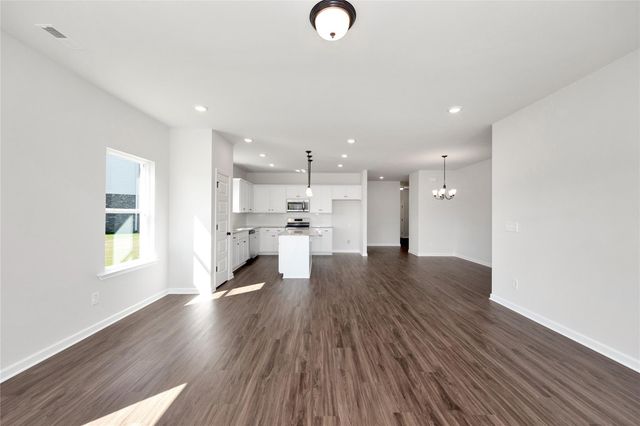 680 Woodhaven Lakes Drive, La Marque, TX 77568