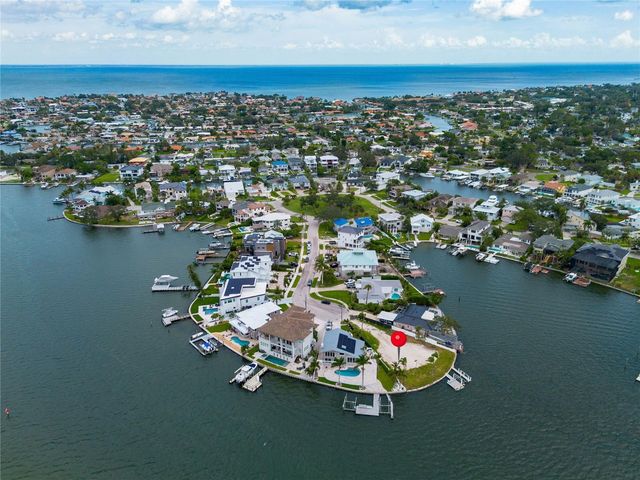 1931 ARROWHEAD DRIVE NE, St Petersburg, FL 33703