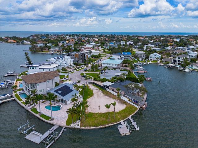 1931 ARROWHEAD DRIVE NE, St Petersburg, FL 33703