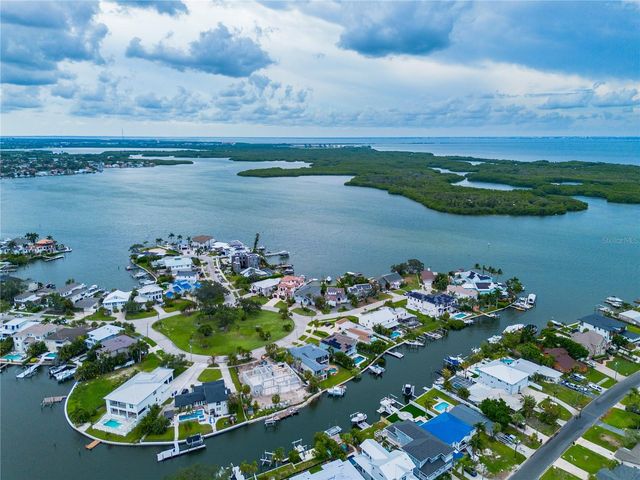 1931 ARROWHEAD DRIVE NE, St Petersburg, FL 33703