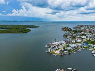 1931 ARROWHEAD DRIVE NE, St Petersburg, FL 33703