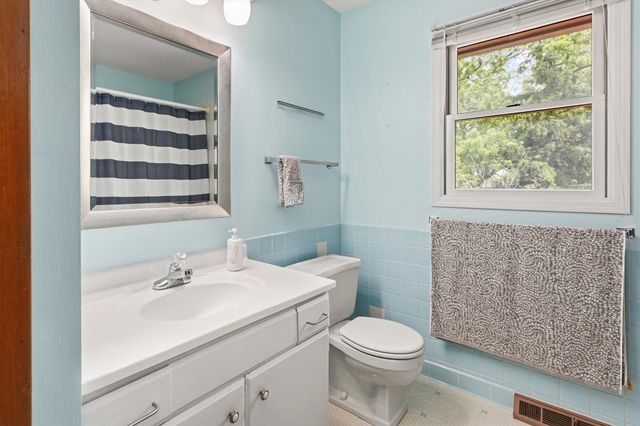 2831 54th Street, Des Moines, IA 50310