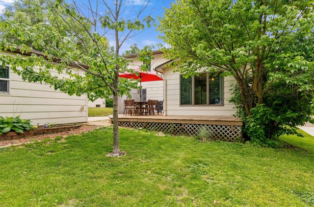 2831 54th Street, Des Moines, IA 50310