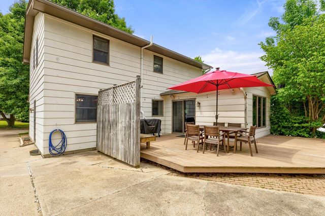2831 54th Street, Des Moines, IA 50310